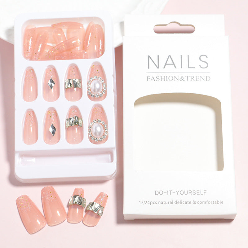 Dekorativer Press-On-Nagelset mit 3D-Akzenten Brehn