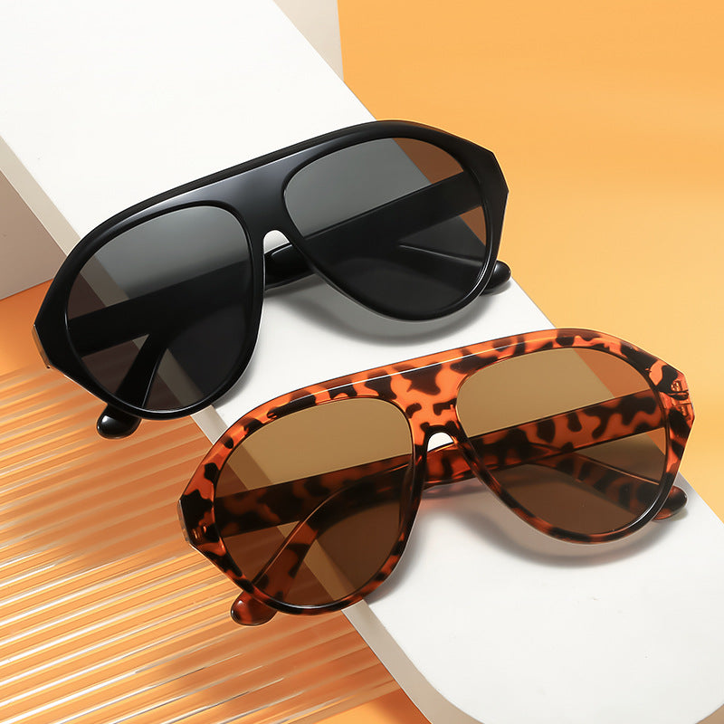 Trendsetzende Übergroße Retro Sonnenbrille Brehn