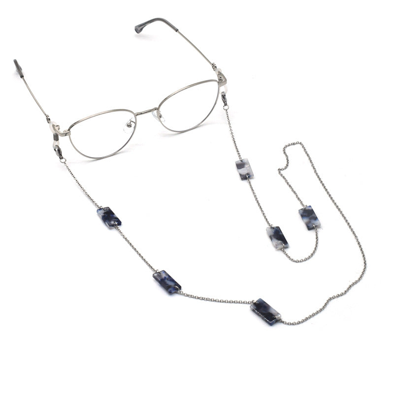 Elegante mit Perlen akzentuierte Brillenhalterkette Brehn