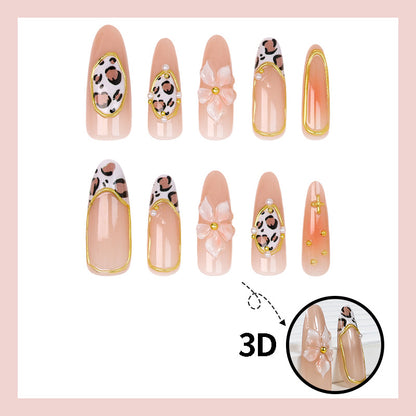 Kunstnagelset mit floralen und tierischen Akzenten Brehn