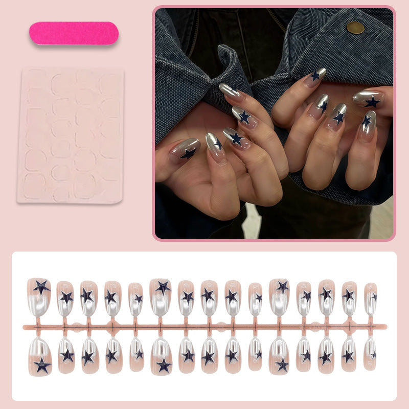 Kunstnagelset mit stilvollen Sternenmotiven Brehn