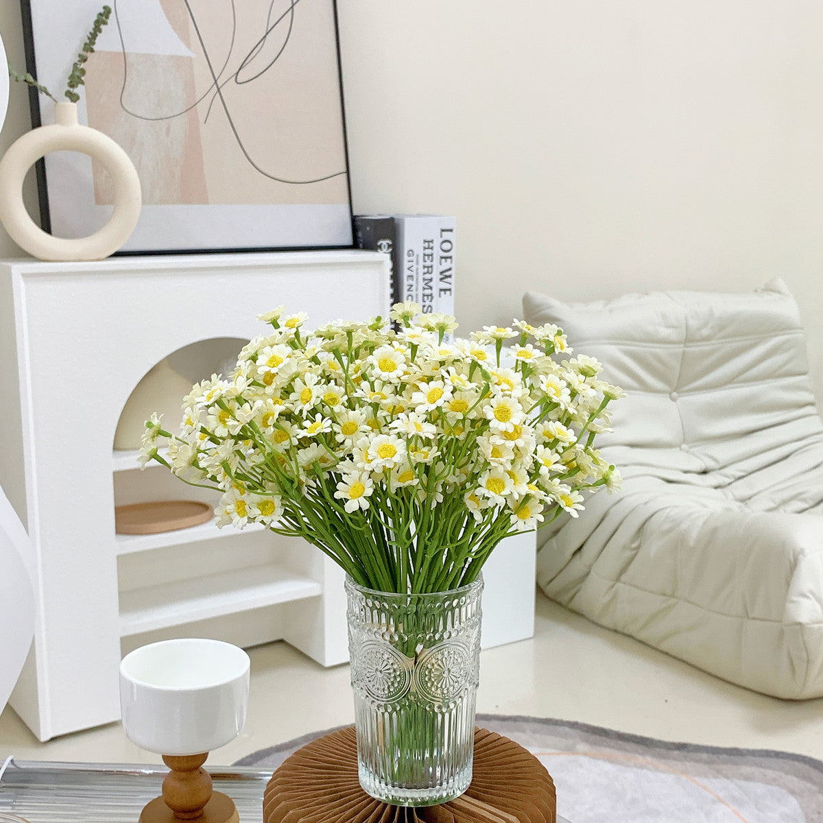 Realistische Gänseblümchen Blumenstrauß