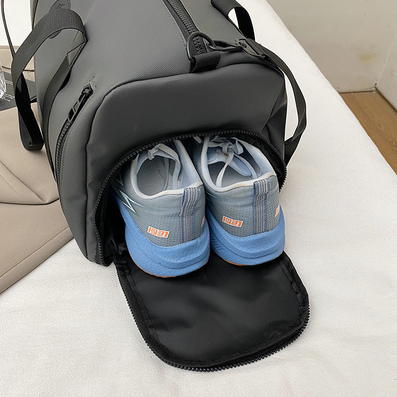 Sportliche Duffel-Tasche Mit Vielen Fächern Und Strapazierfähigem Material Brehn
