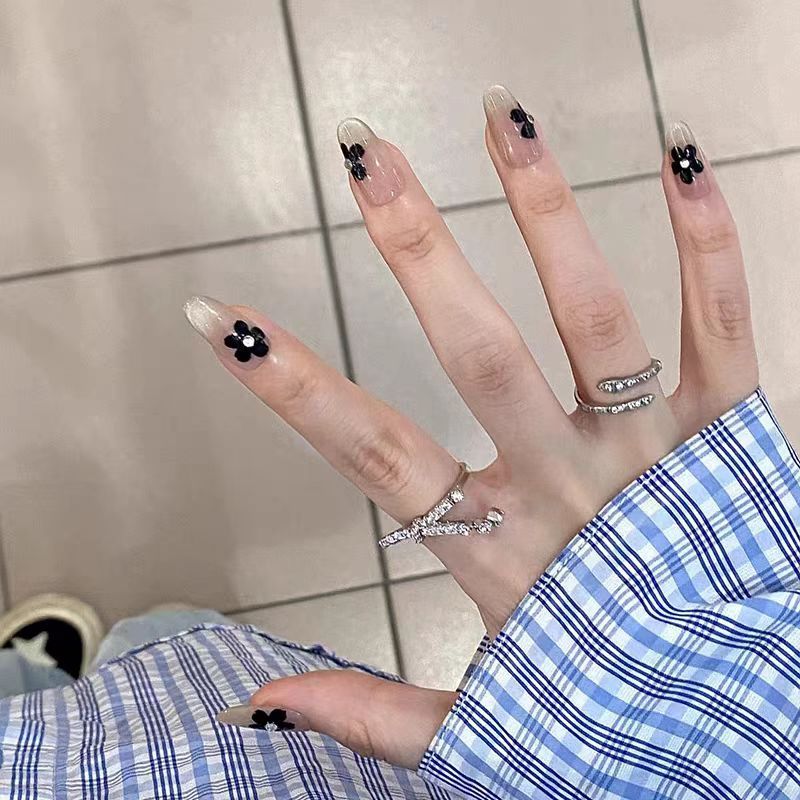 Designer Nagelverlängerungen Brehn