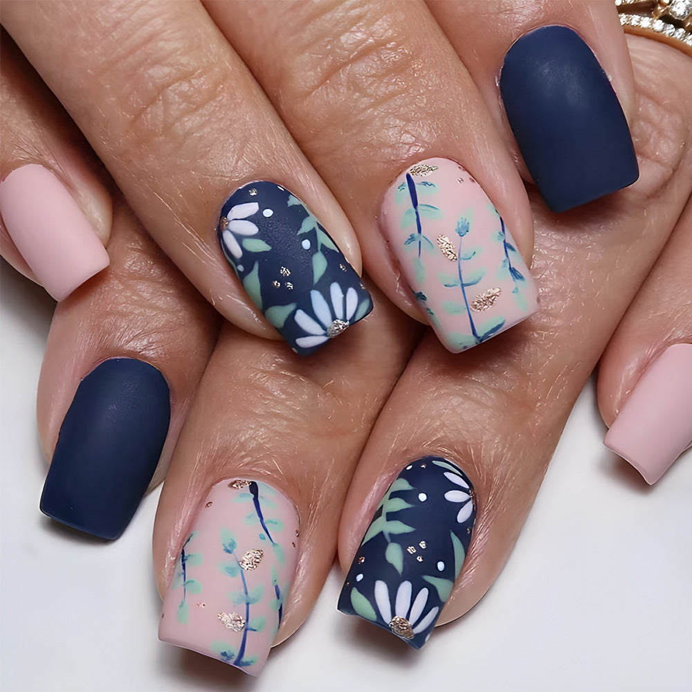 Künstlerische florale Gel-Nagelkunst Brehn
