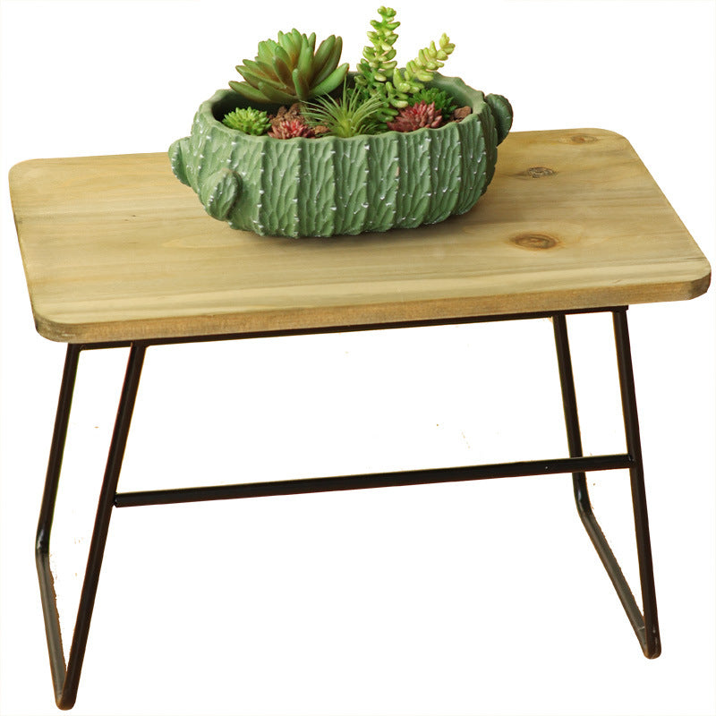 Moderner Couchtisch im minimalistischen Design Brehn