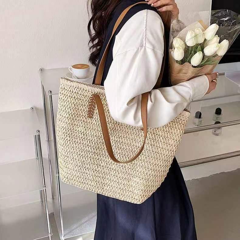 Elegante Basttasche mit Hochwertigen Ledergriffen Brehn
