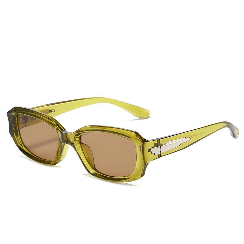 Retro-inspirierte winkelförmige Sonnenbrille mit einzigartigen dekorativen Details Brehn
