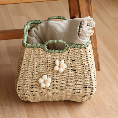 Handgefertigter Korb mit Blumenapplikation Brehn
