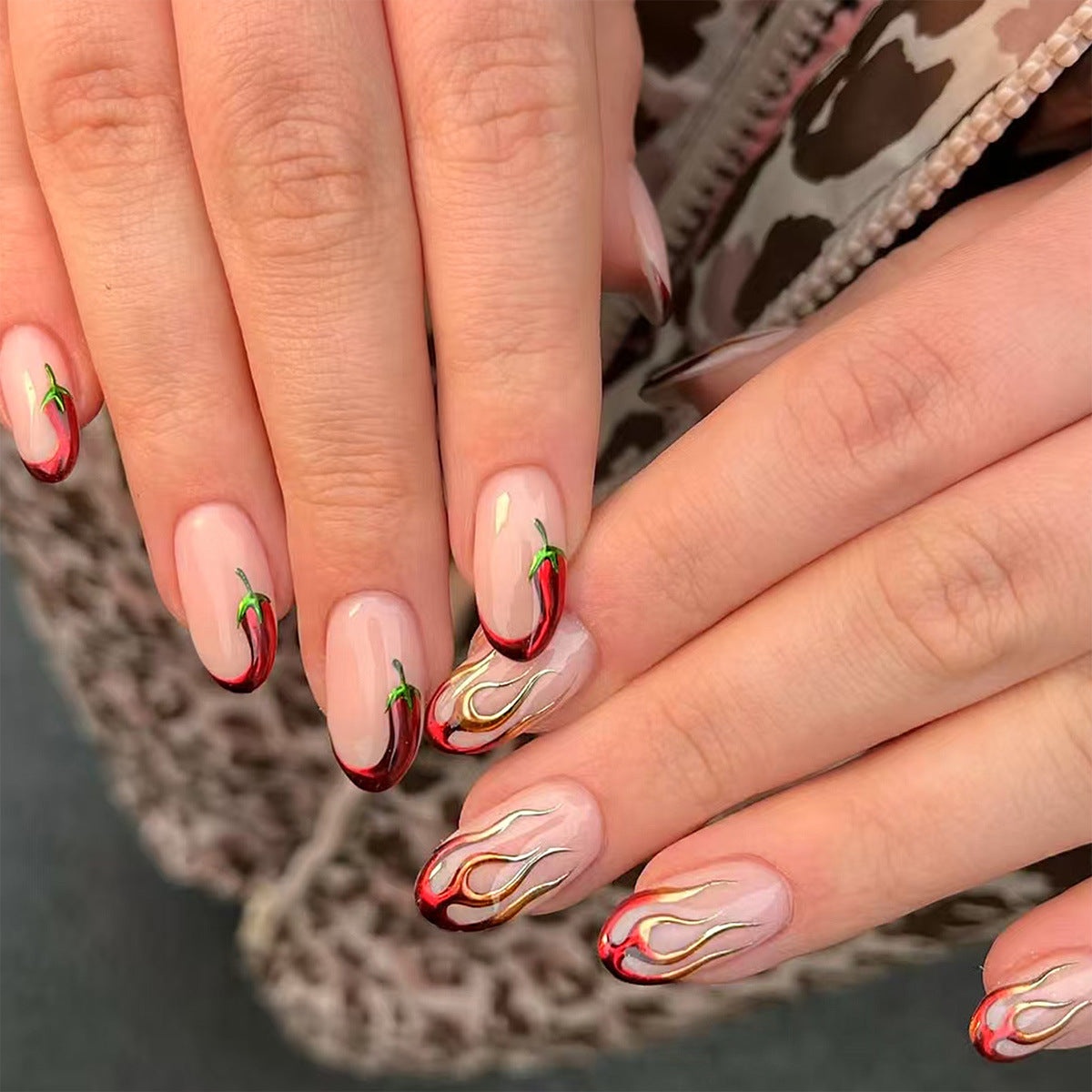 Künstliche Fingernägel Im Kreativen Paprika-Design Brehn