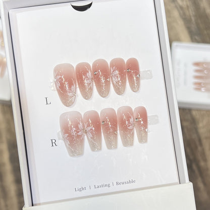 Elegantes blumeninspiriertes Press-On-Nagelset Brehn