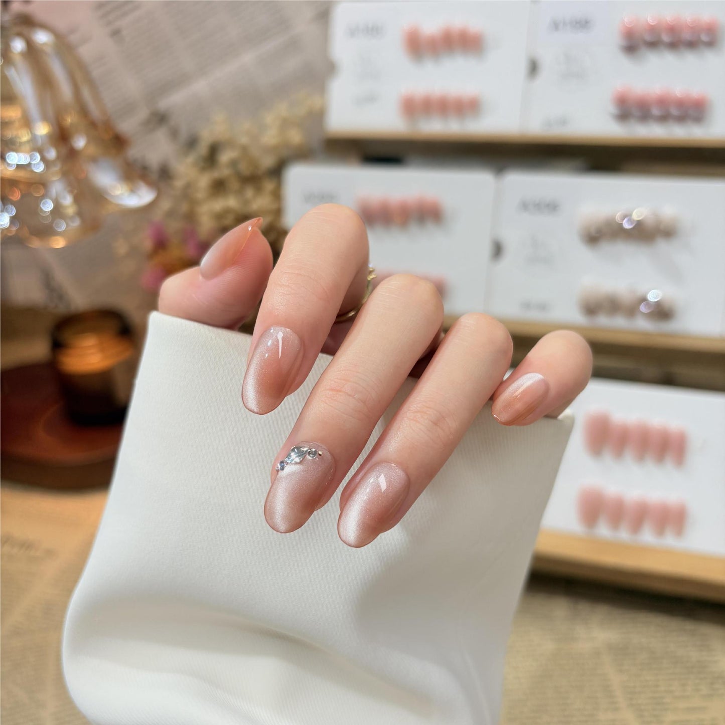 Elegantes Press-On-Nagel-Set mit Kristallakzent Brehn