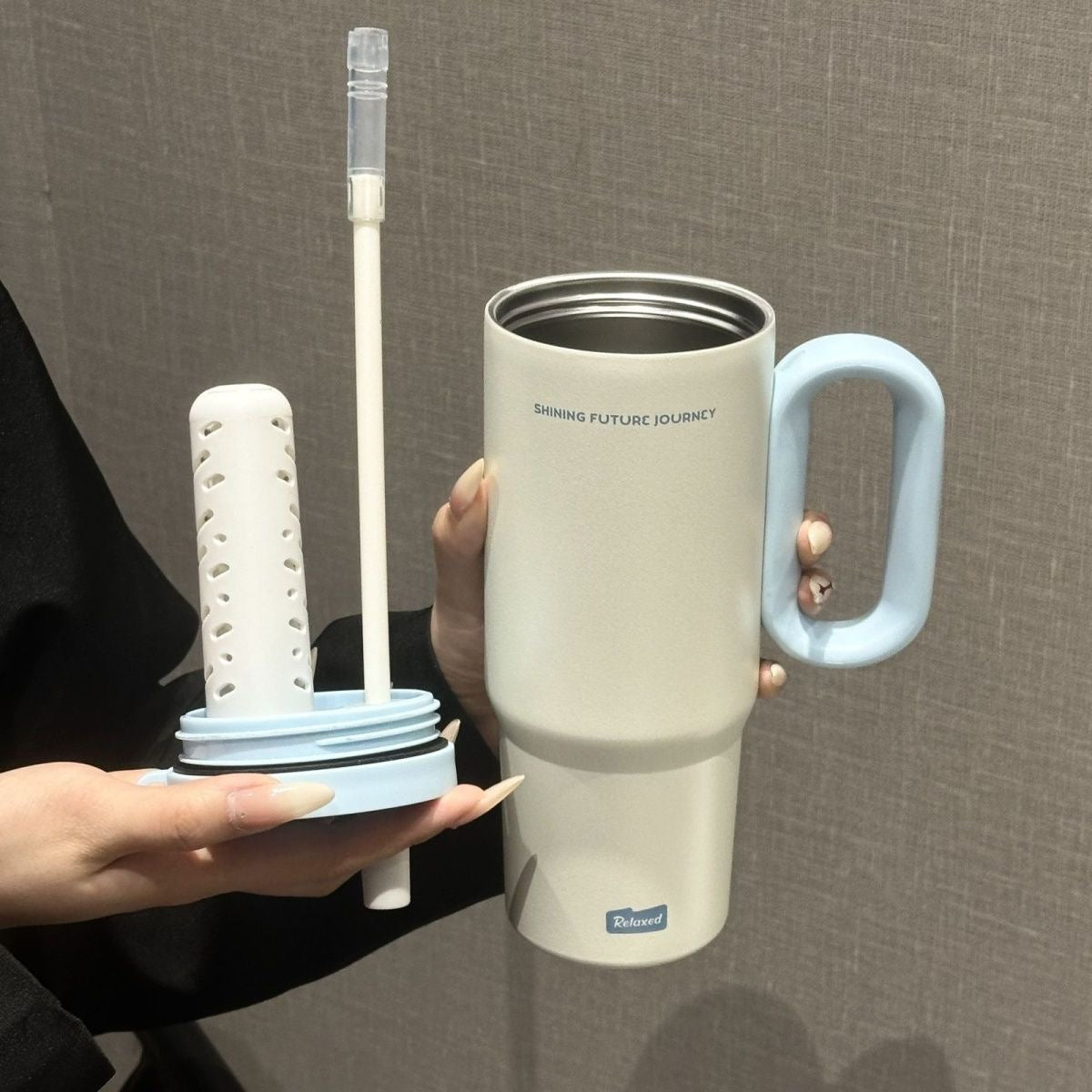 Damen Isolierbecher mit einem integrierten Strohhalm Brehn