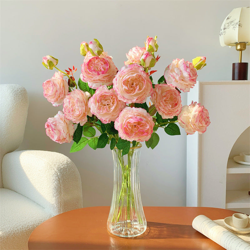 Eleganter künstlicher Rosenstrauß
