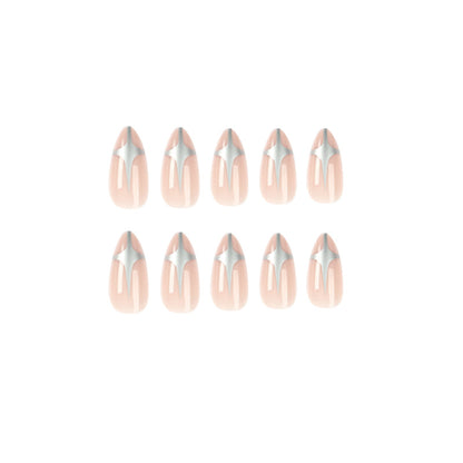 Kunstvolle Stiletto-Nägel mit Silber-Akzenten Brehn