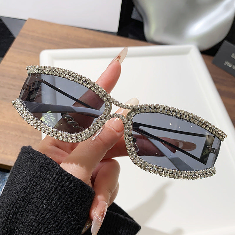 Damen Cat-Eye Sonnenbrille mit funkelndem Kristallrahmen Brehn