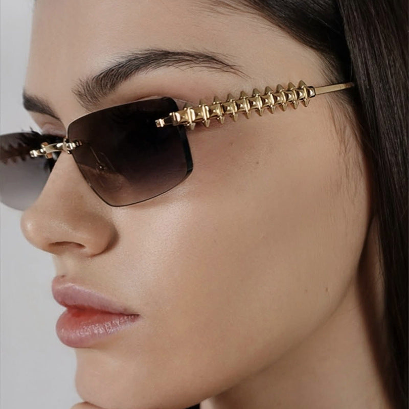 Damen modische Sonnenbrille mit einzigartigem und verzierendem Rahmen Brehn