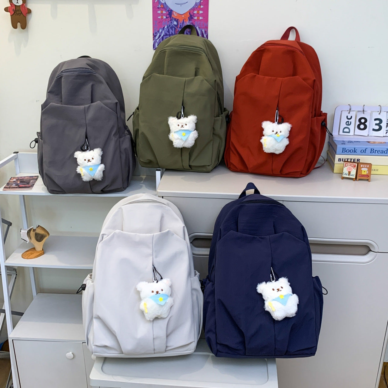 Rucksack mit Hochwertiger Verarbeitung und Süßem Teddy-Anhänger Brehn