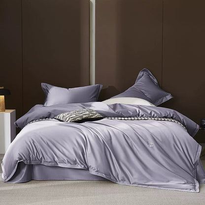 Seidiges Satin Bettbezugset mit Kontrastpaspel und tiefem Rock