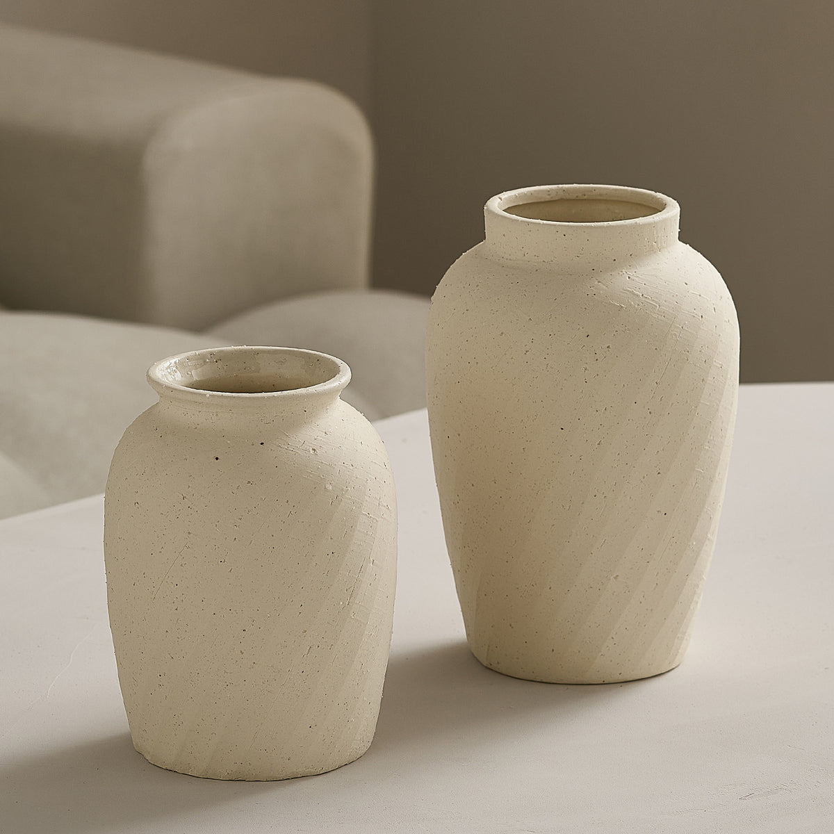 Elegante und moderne Keramikvase Brehn