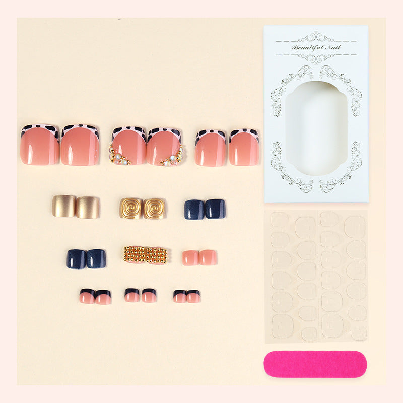 Elegantes Press-On-Nagelkunst-Set mit dekorativen Akzenten Brehn