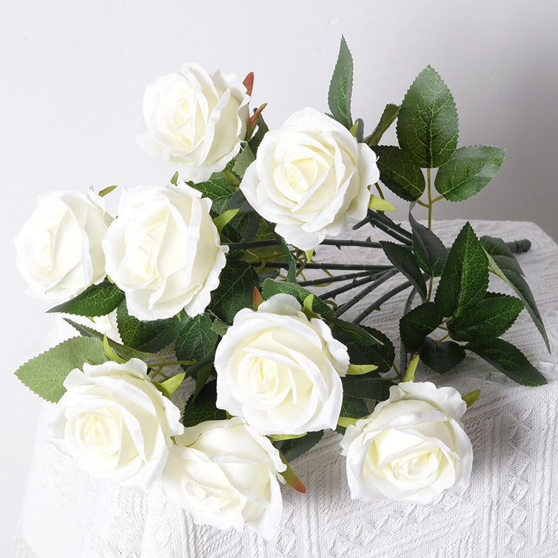 Künstlicher Rosenstrauß