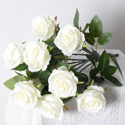 Künstlicher Rosenstrauß