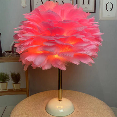 Feder-inspirierte Tischlampe