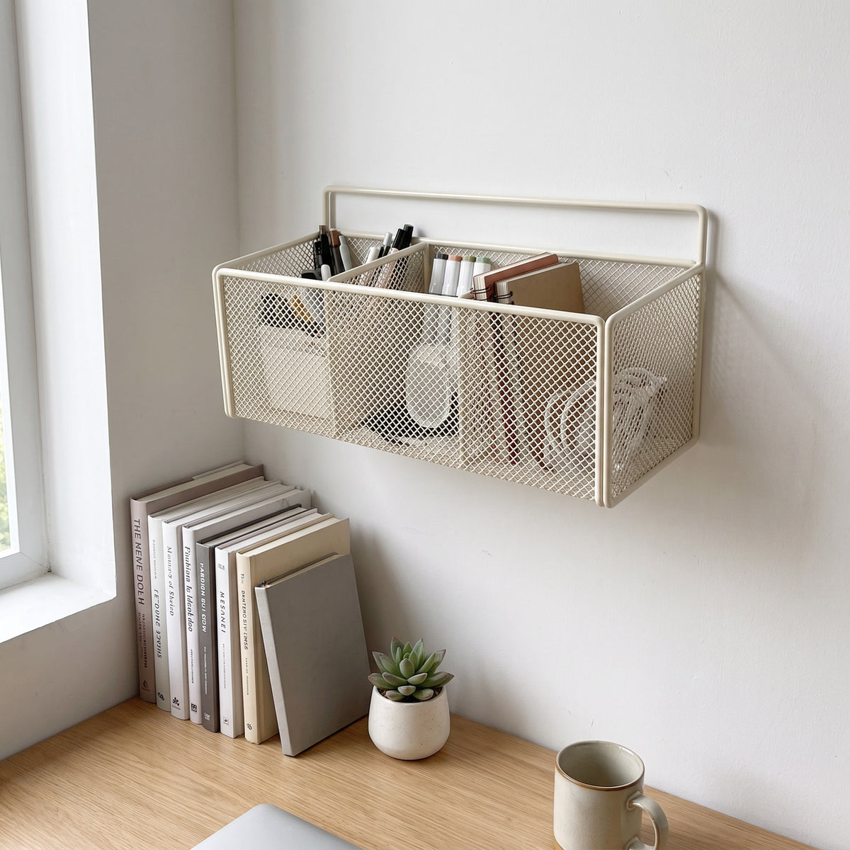 Wandmontierter Mesh Besteckhalter mit Haken zum Aufhängen