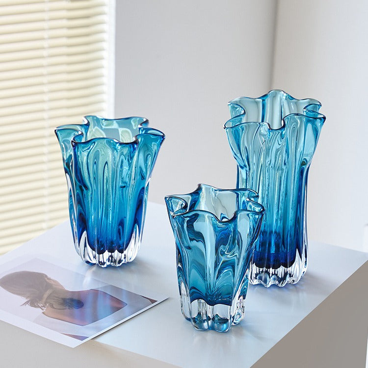 Mouth-blown gerippte Blütenrand dekorative Glas Tischvase Brehn