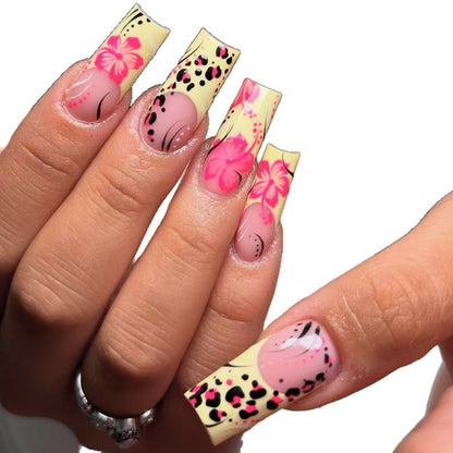 Stylische Florale Acryl Nagelverbesserungen Brehn