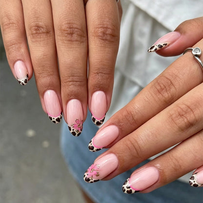 Kunstnagelset mit eleganten Blüten- und Leopardenmuster Brehn