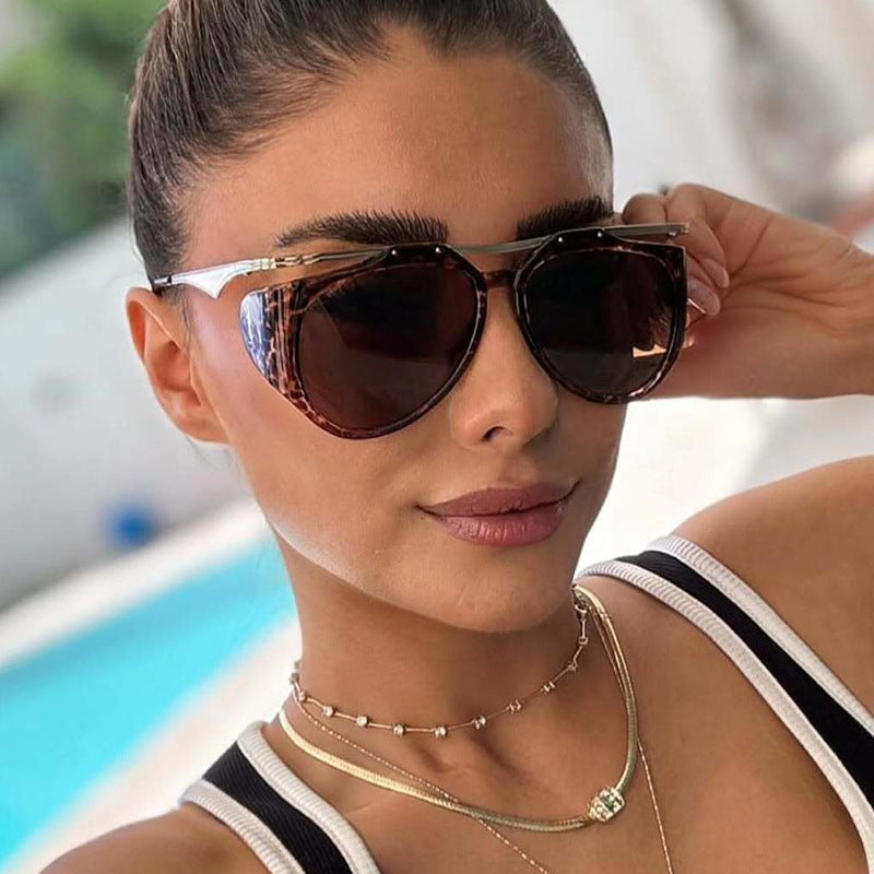 Damen Cat-Eye Sonnenbrille mit einzigartigem Design und schützenden Gläsern Brehn
