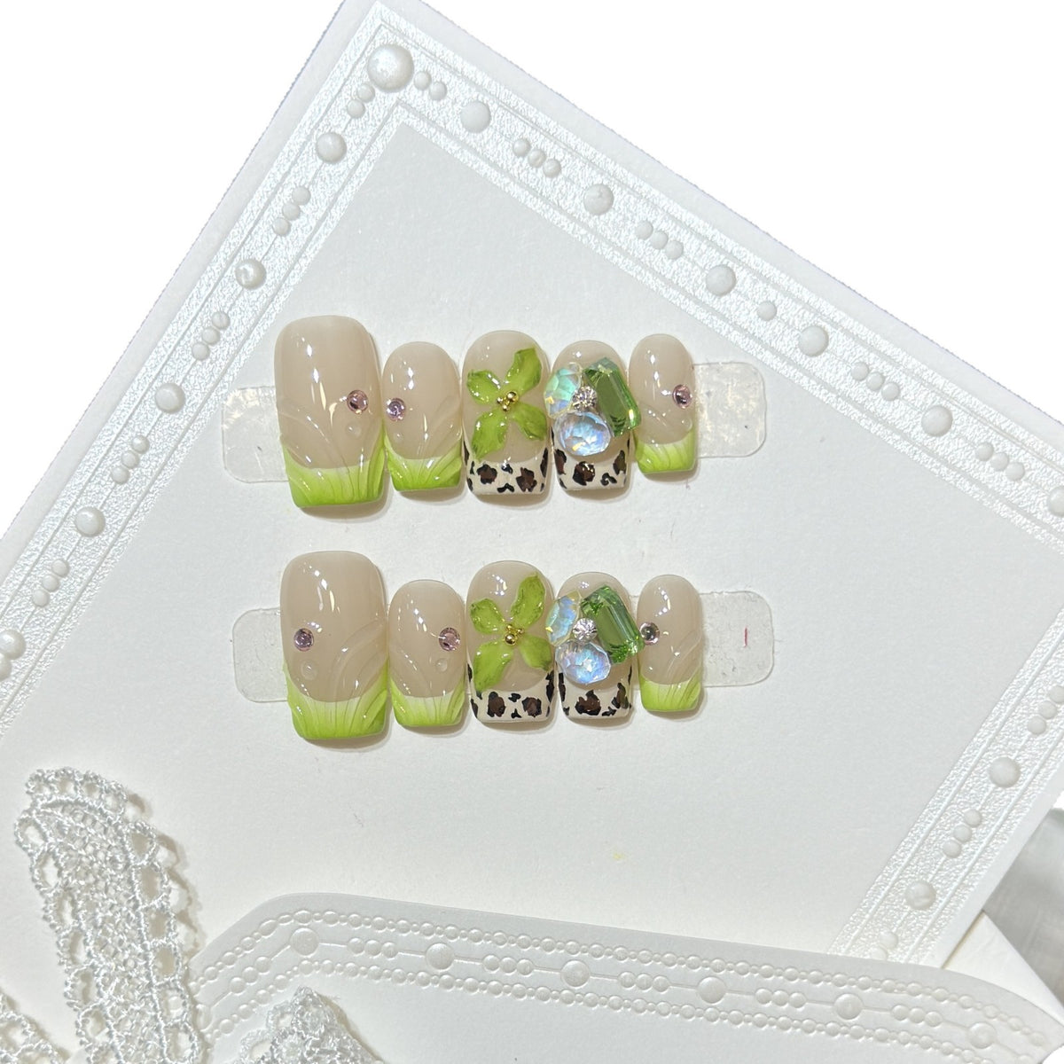 Florales Press-On Nail Set Brehn