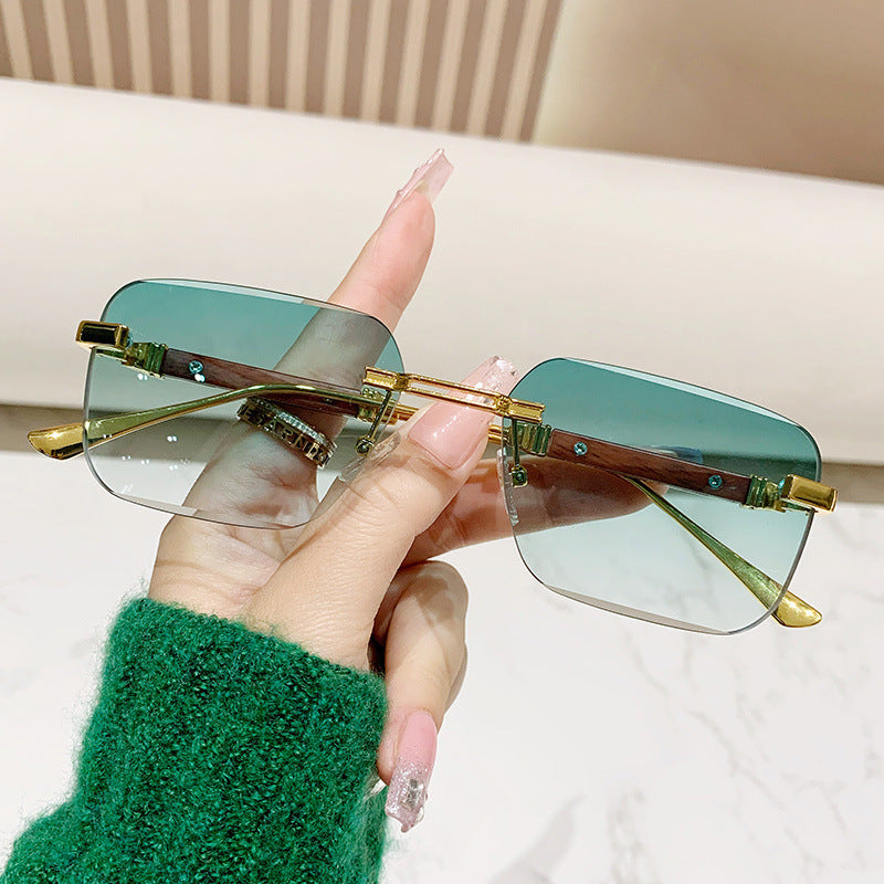 Damen modische rechteckige Sonnenbrille mit edlem Metallakzent Brehn