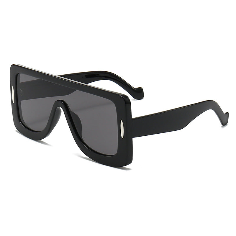 Damen Oversized Sonnenbrille im modernen Bauhaus-Stil Brehn