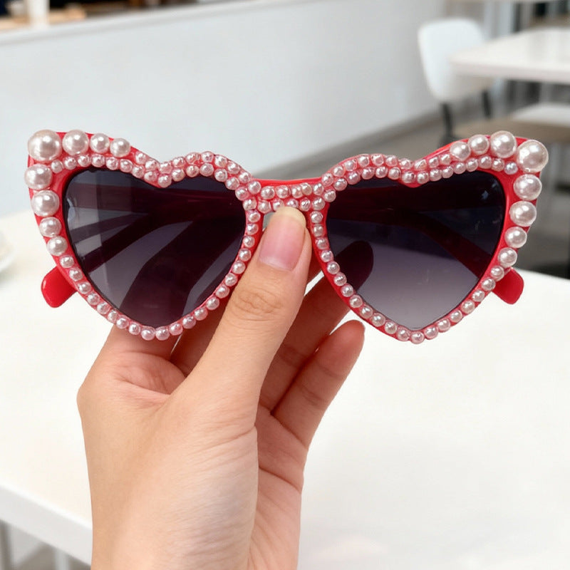 Herzförmige Sonnenbrille mit Perlendetails Brehn
