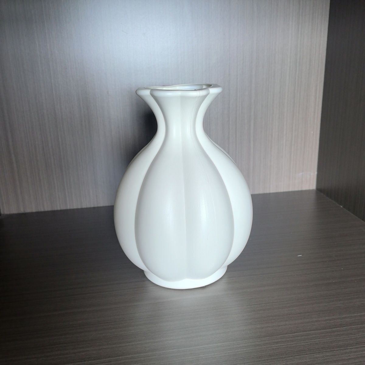 Elegante Skulpturierte Dekorative Vase Brehn