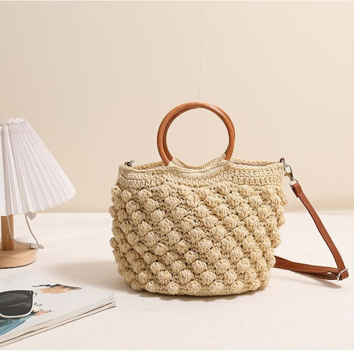 Handgefertigte Makramee-Tasche mit Holzgriffen Brehn