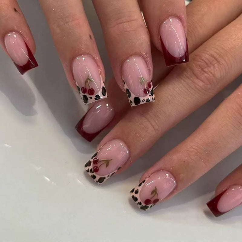 Kunstvolle Akzent-Nagelspitzen Brehn