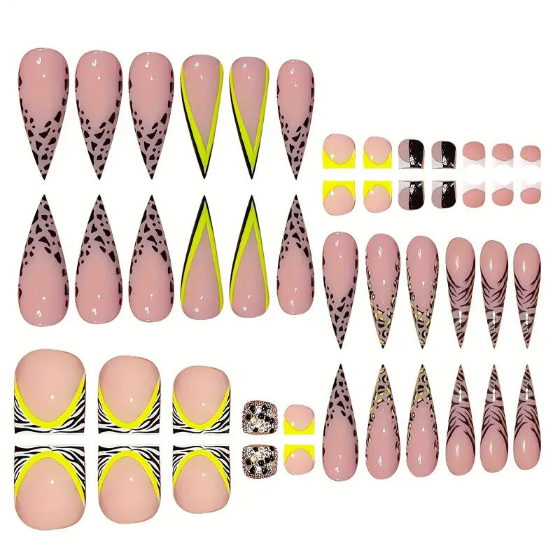 Kreatives Künstlerisches Nageldesign Brehn