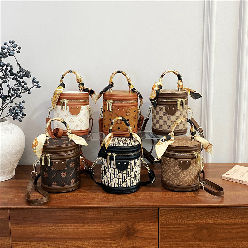 Dekorative runde Handtasche