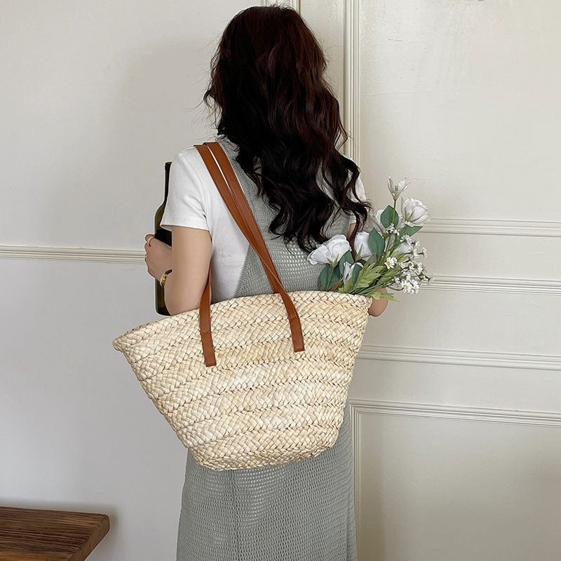 Elegante Basttasche mit Langen Lederträgern Brehn