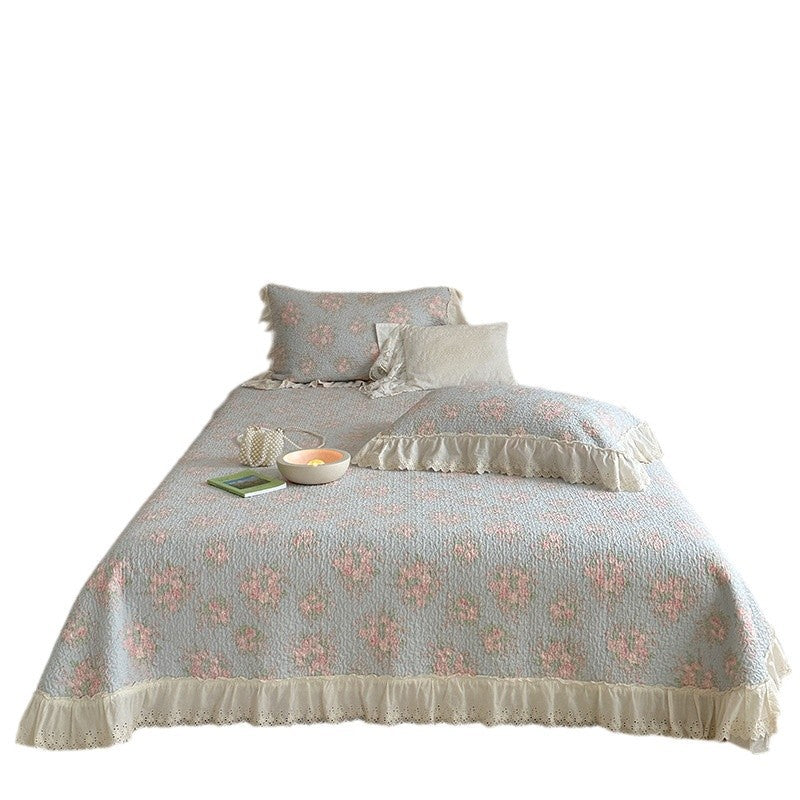 Vintage-inspirierte Baumwoll-Matelassierte Bettdecke mit Ösen-Spitzen-Rüsche und passendem Kissenbezug