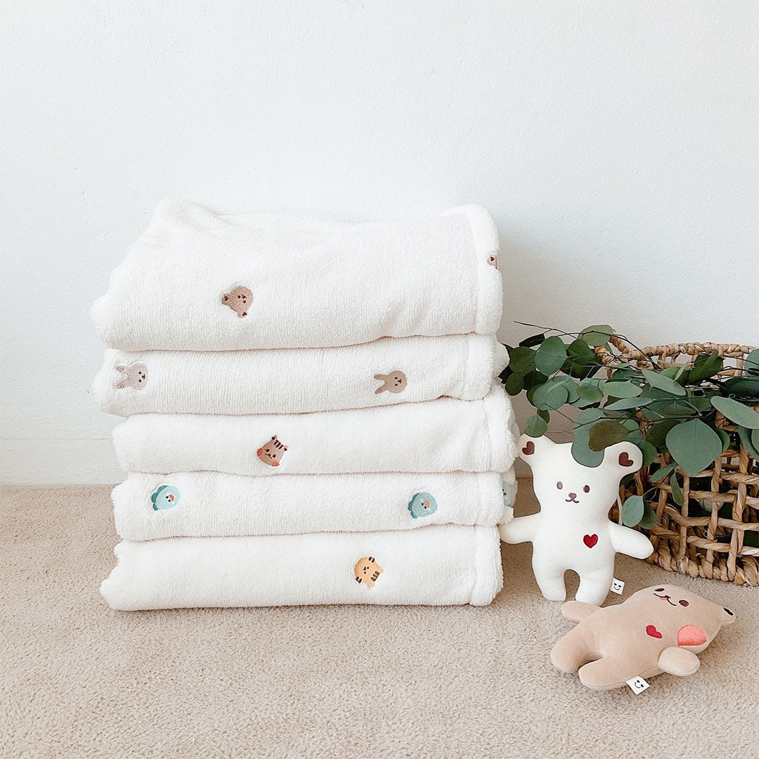 Weiches Floral besticktes Werfen Decke