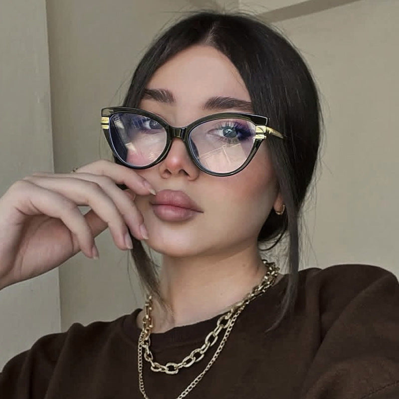 Damen Cat-Eye Sonnenbrille mit elegantem Kunststoffrahmen und goldenen Akzenten Brehn