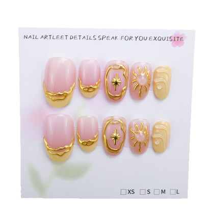 Kunstnagelset mit eleganten Goldverzierungen und kreativen Designs Brehn