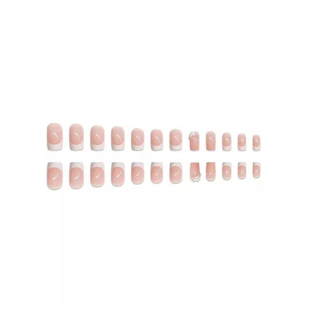 Elegantes French Tip Press-On Nagelkunstset Brehn