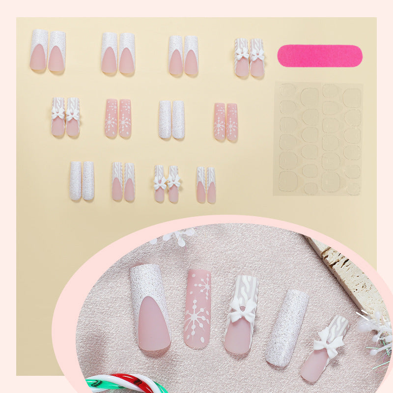 Dekorativer Press-On-Nagel-Set mit eleganten Designs Brehn