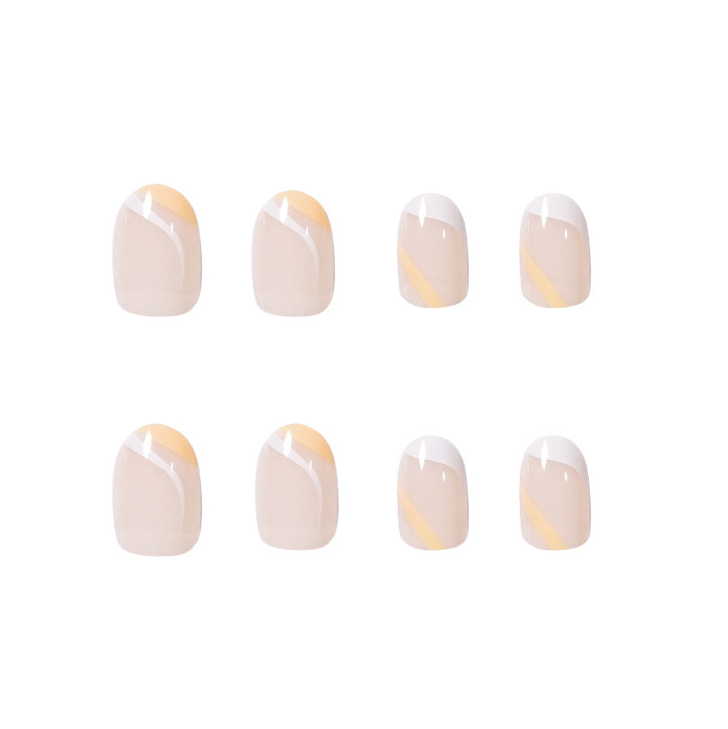Kunstvolle Nagelkunst mit eleganten French-Tips und kreativen Designs Brehn